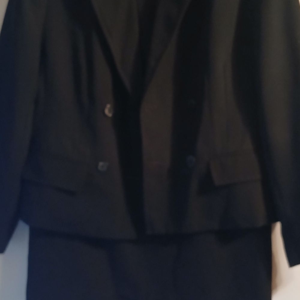 Elegant Women's Black Blazer